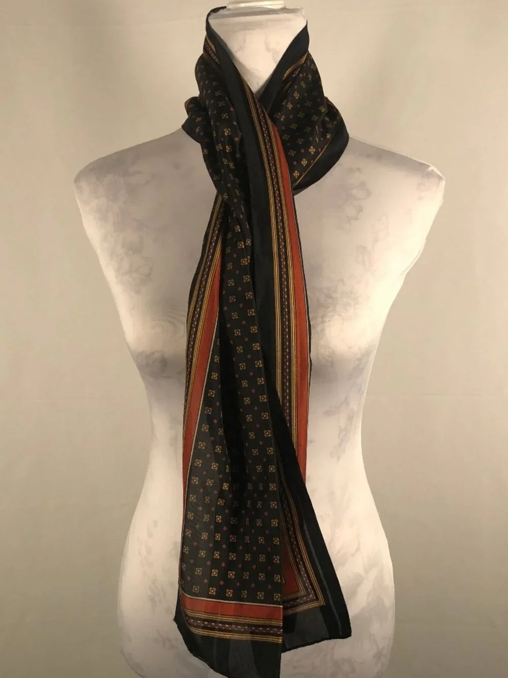 Vintage-Inspired Geometric Border Scarf | Paris Café Quiet Luxury Style